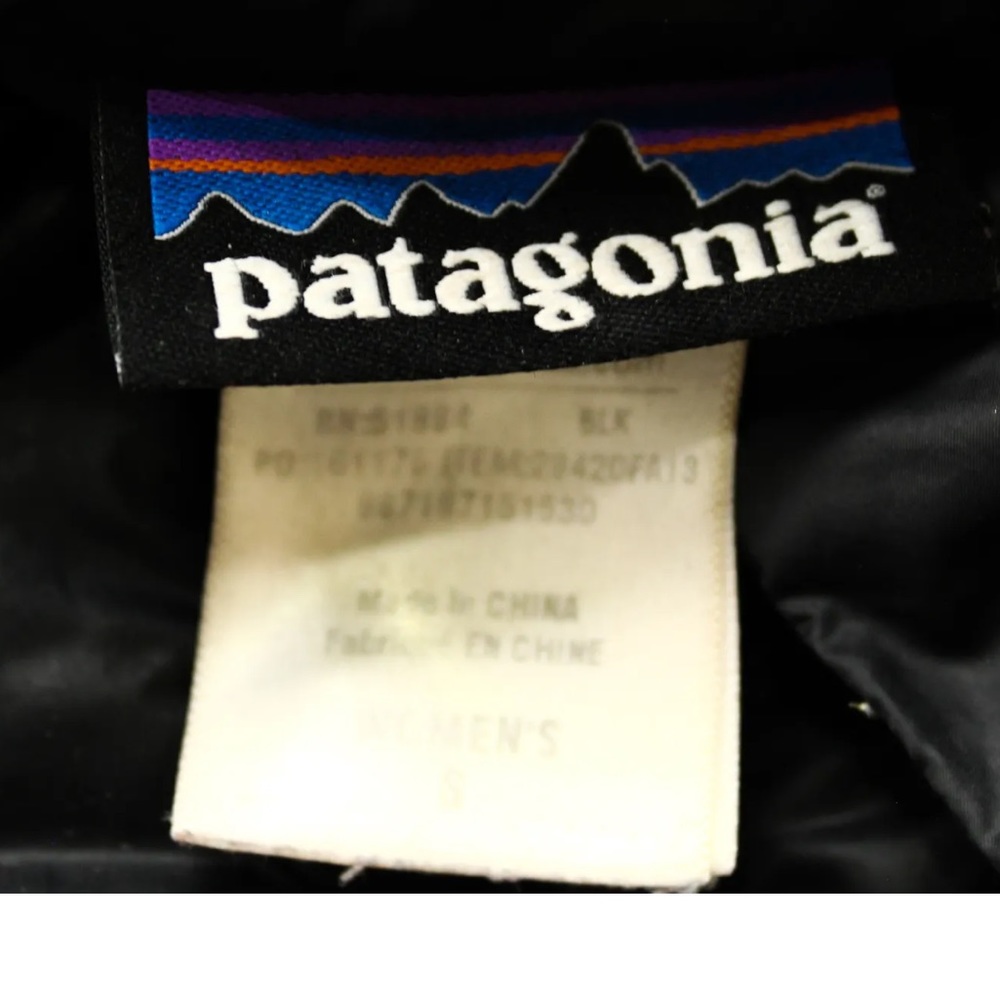 Women’s Patagonia Asymmetrical Black Puffer Long Sleeve Down SMALL - Picture 9 of 9